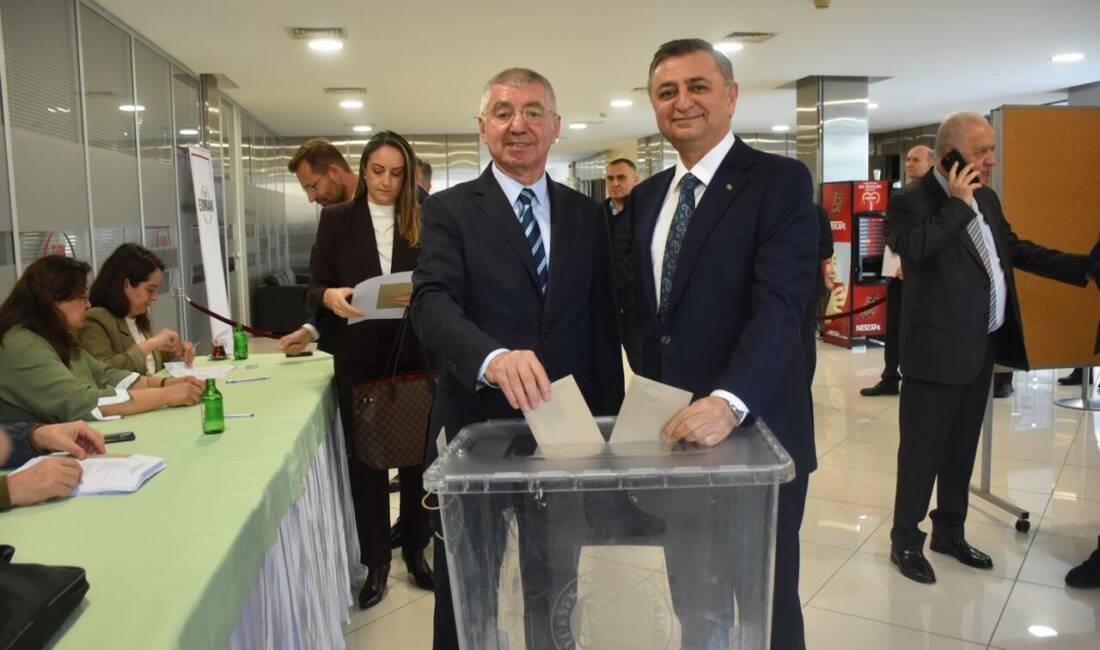 Uludağ Otomotiv Endüstrisi İhracatçıları Birliği’nde Kemal Yazıcı dönemi Uludağ Otomotiv Endüstrisi İhracatçıları Birliği (OİB) Olağan Genel Kurulu'nda 8