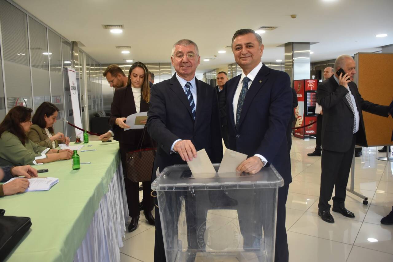Uludağ Otomotiv Endüstrisi İhracatçıları Birliği'nde Kemal Yazıcı dönemi 3 aa 20260410 41073038 41073035 uludagotomotivendustrisiihracatcilaribirligibaskanikemalyazicioldu