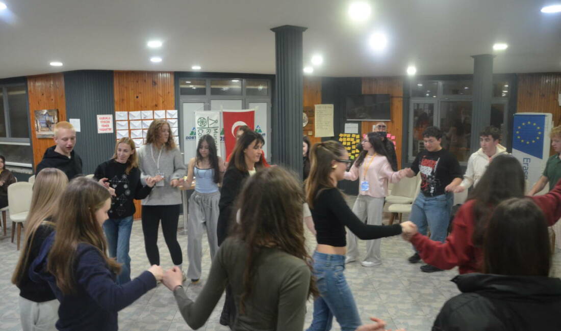 Avrupa’dan geldiler Bursa’ya hayran kaldılar Erasmus projesi kapsamında Avrupa ülkelerinden gelen öğrenciler Bursa'daki yaşıtlarıyla vakit