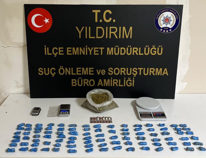 Bursa'da uyuşturucu operasyonunda 3 şüpheli gözaltına alındı.
