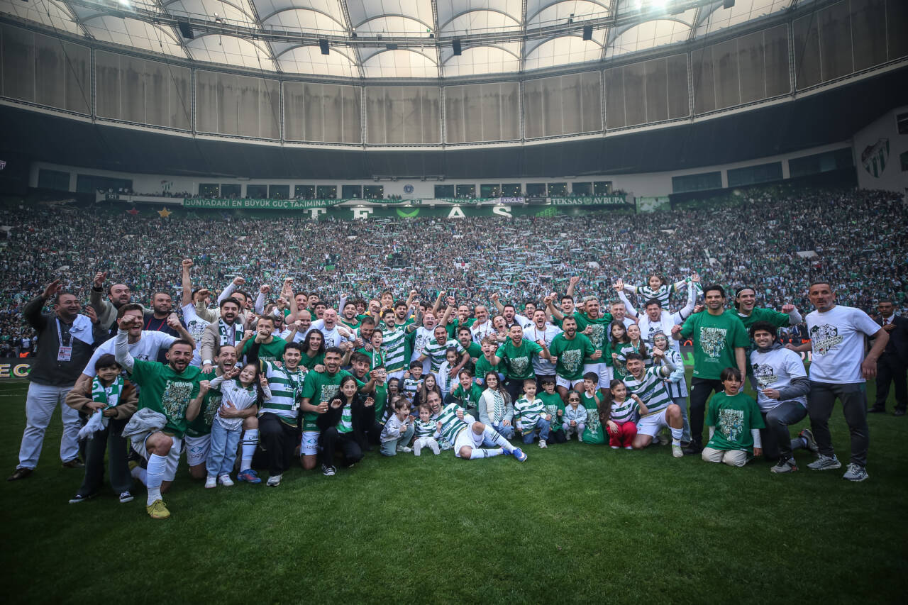 Bursa Emniyeti'nden Bursaspor mesajı 2 aa 20260419 41154227 41154199 bursasporsampiyonlugunuilanederek1ligeyukselmeyigarantiledi