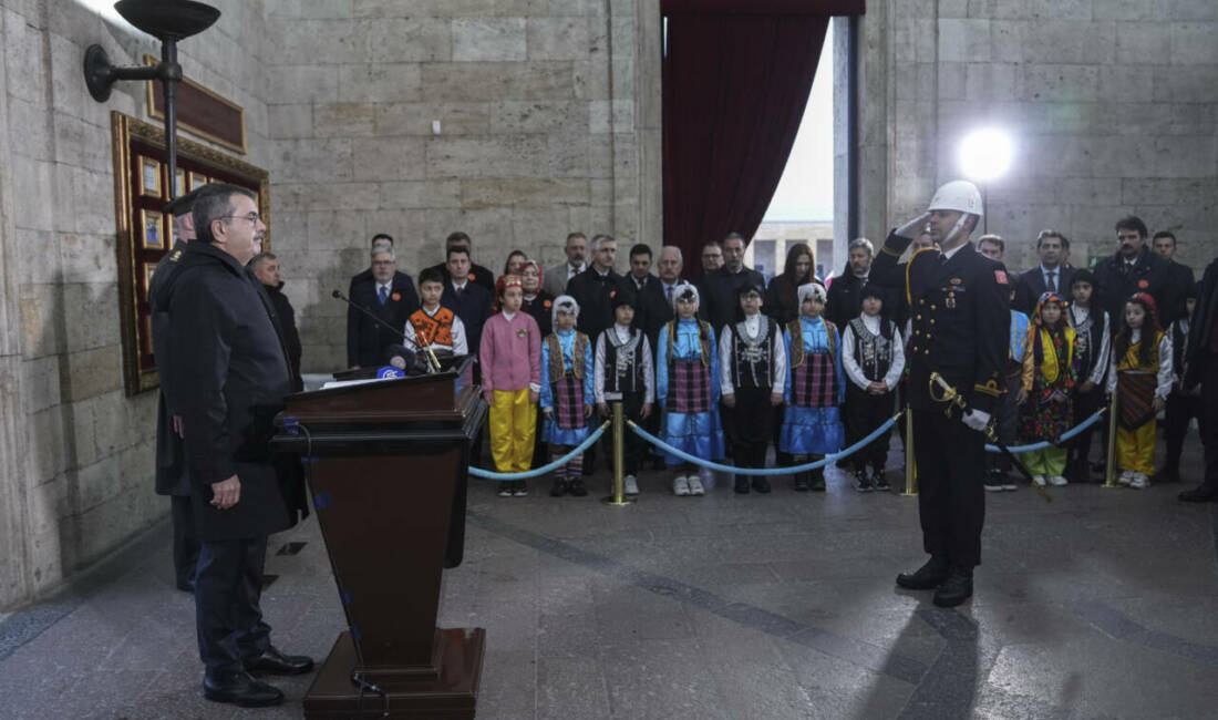 Bakan Tekin 81 ilden çocuklarla Anıtkabir’de Milli Eğitim Bakanı Yusuf Tekin, 23 Nisan Ulusal Egemenlik ve