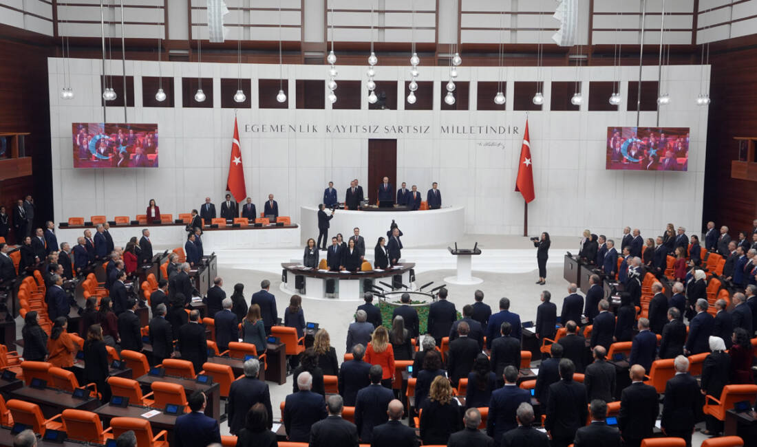 Meclis’te 23 Nisan özel oturumu! Kurtulmuş’tan anayasa mesajı TBMM Başkanı Numan Kurtulmuş, Meclis'te düzenlenen 23 Nisan özel oturumunda