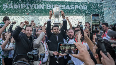 Bursaspor Başkanı Enes Çelik, kupa töreninin ardından "Önümüzdeki yıl Süper