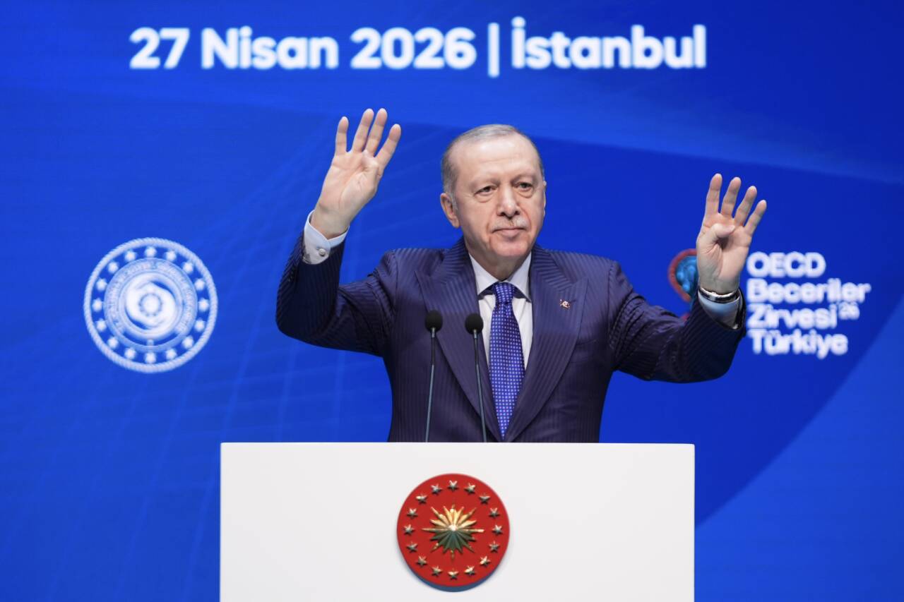 Cumhurbaşkanı Erdoğan:'Dünya keskin bir dönüşüm sürecinde' 1 aa 20260427 41224393 41224392 cumhurbaskanierdoganoecdbecerilerzirvesi2026programinakatildi