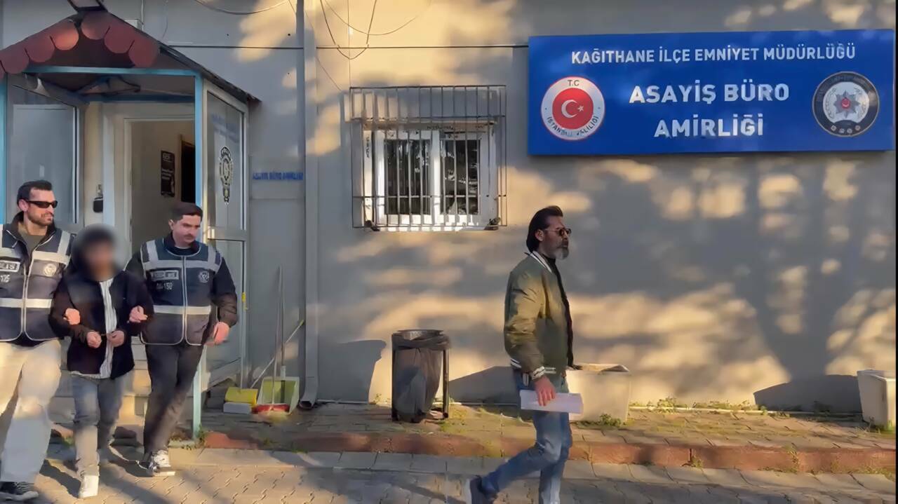 Adım adım takip edip apartmanda taciz etti! Dehşet anları kamerada... 6 adim adim takip edip apartmanda taciz etti df93dca95b71