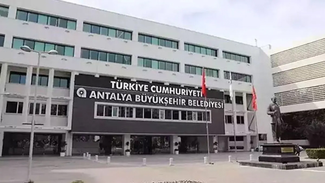 Antalya Büyükşehir'e yeni yolsuzluk operasyonu! Çok sayıda gözaltı 1 antalya dha