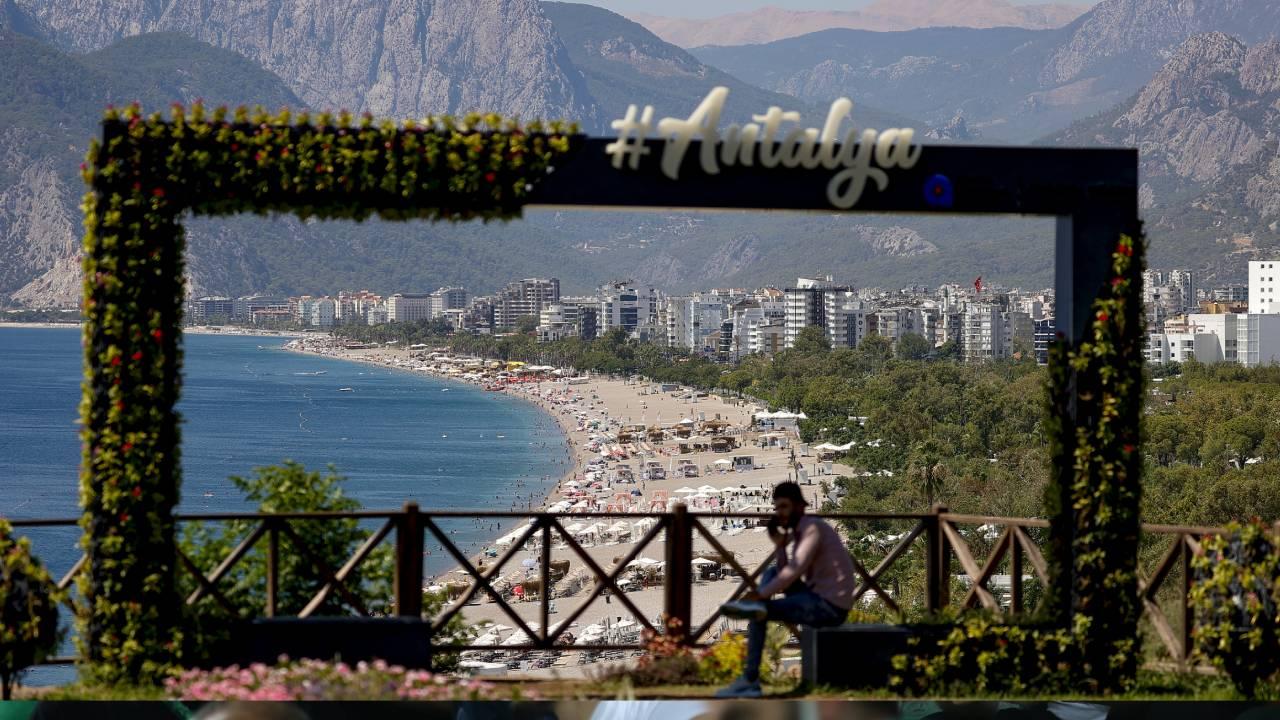 antalyaya gelen yabanci turist sayisi 1 milyon 250 bini gecti 03129c3cc560