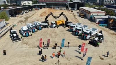 Araç filosunu güçlendiren Nilüfer Belediyesi, 4 iş makinesi ve 6