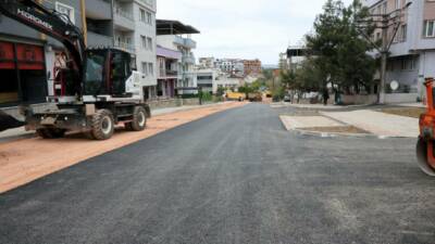Osmangazi Belediyesi, ilçe genelinde ulaşım ve üstyapı çalışmalarını aralıksız sürdürüyor.