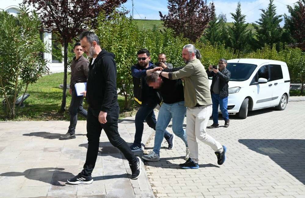 Bursa’nın Gemlik ilçesinde yaşlı kadının boğazının keserek katlettiği öne sürülen