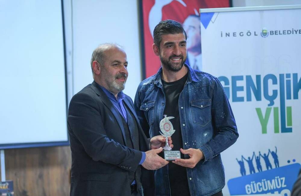 Sultan Su İnegölspor’un başarılı kalecisi Bekir Sevgi, İnegöl Gençlik ve
