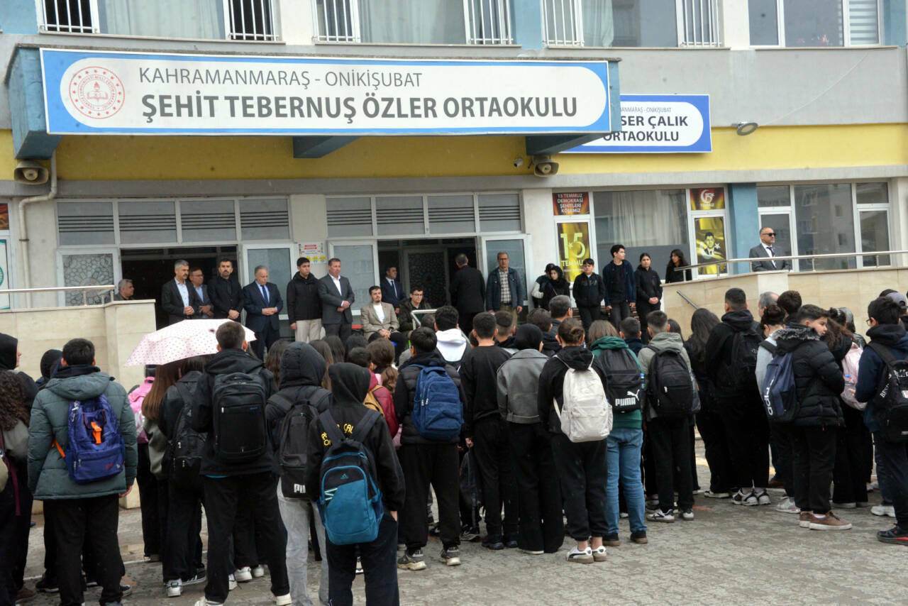 Ayser Çalık Ortaokulu, yeni binasında eğitime başladı 6 ayser calik ortaokulu yeni binasinda egitime basladi 2e47fef8e196