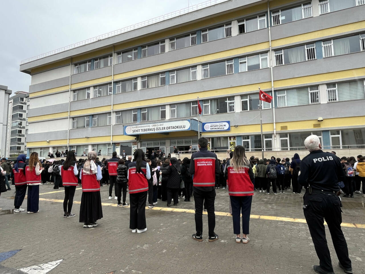 Ayser Çalık Ortaokulu, yeni binasında eğitime başladı 14 ayser calik ortaokulu yeni binasinda egitime basladi 61d92808a294
