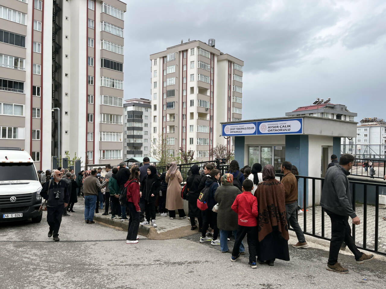 Ayser Çalık Ortaokulu, yeni binasında eğitime başladı 12 ayser calik ortaokulu yeni binasinda egitime basladi dbfbcfc43566