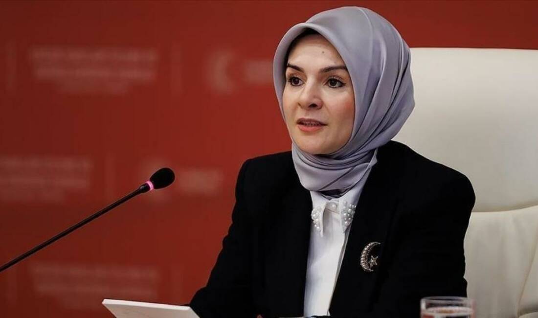 Bakan Göktaş: Amacımız yasaklamak değil denetlemek Aile ve Sosyal Hizmetler Bakanı Mahinur Özdemir Göktaş, "Çocuklarımızı büyük