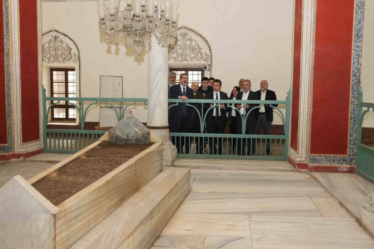 baskan aydinin cuma duragi muradiye oldu ed578ba947b6