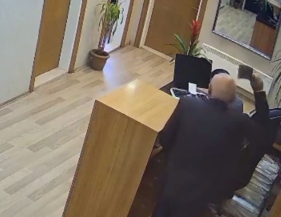 Ordu’nun Aybastı ilçesinde 6 gün önce belediye binasında bir kişinin,