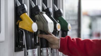 Akaryakıt ürünlerinden benzine, petroldeki düşüşe paralel olarak indirim yapıldı.
