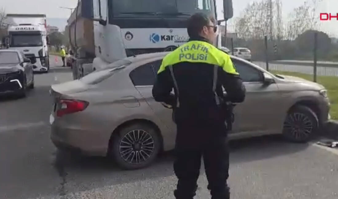 Bursa’de feci kaza! Hafriyat kamyonu… Bursa’nın Orhangazi ilçesinde hafriyat kamyonunun çarpıp sürüklediği otomobildeki 4 kişilik