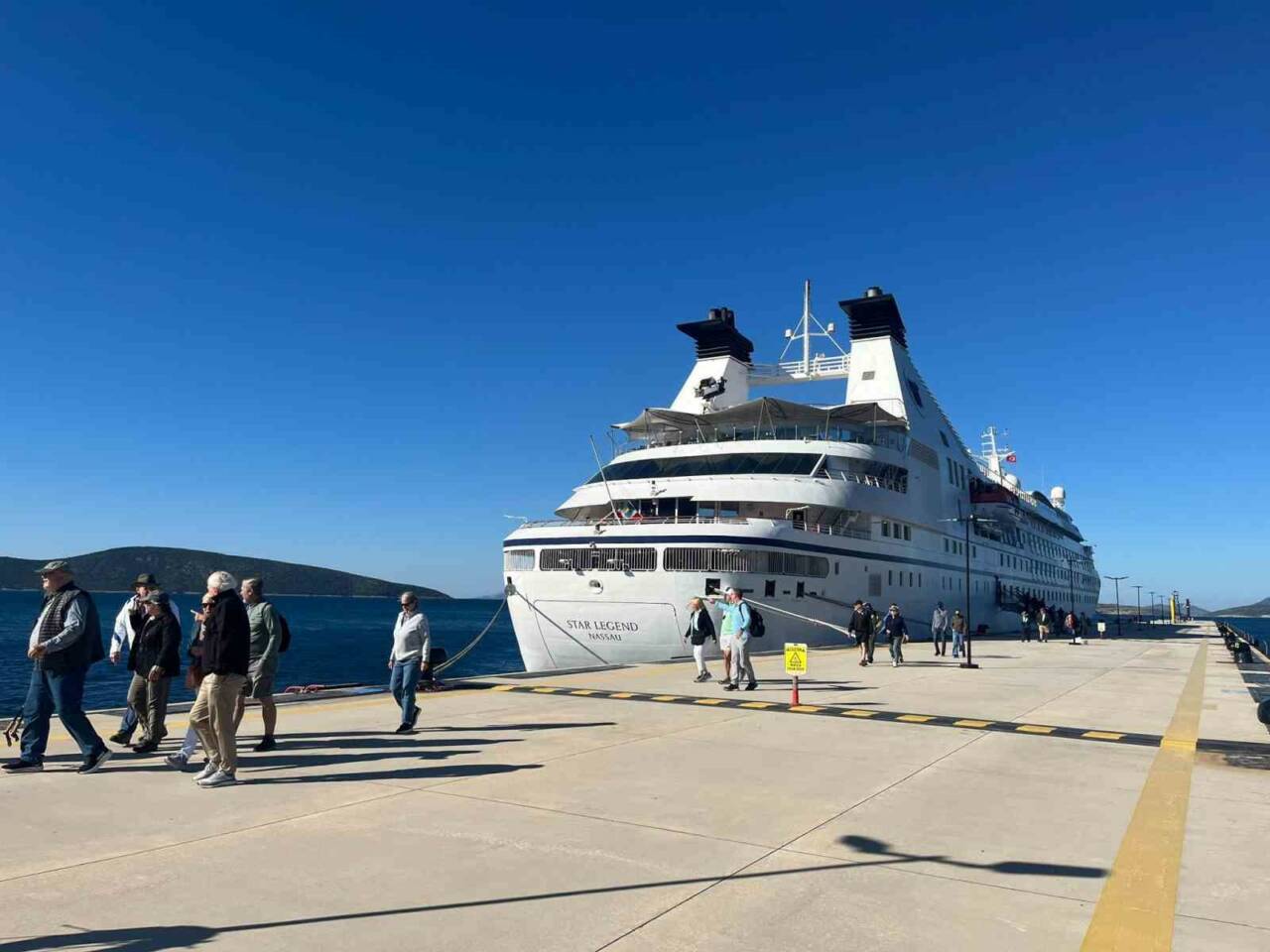Bodrum’a 357 yolcusuyla geldi 3 bodruma 357 yolcusuyla geldi 6415cce1e460
