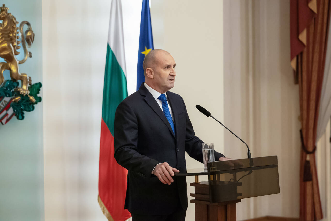 bulgaristanda eski cumhurbaskani radev sandiktan birinci cikti 5d2b6041406c