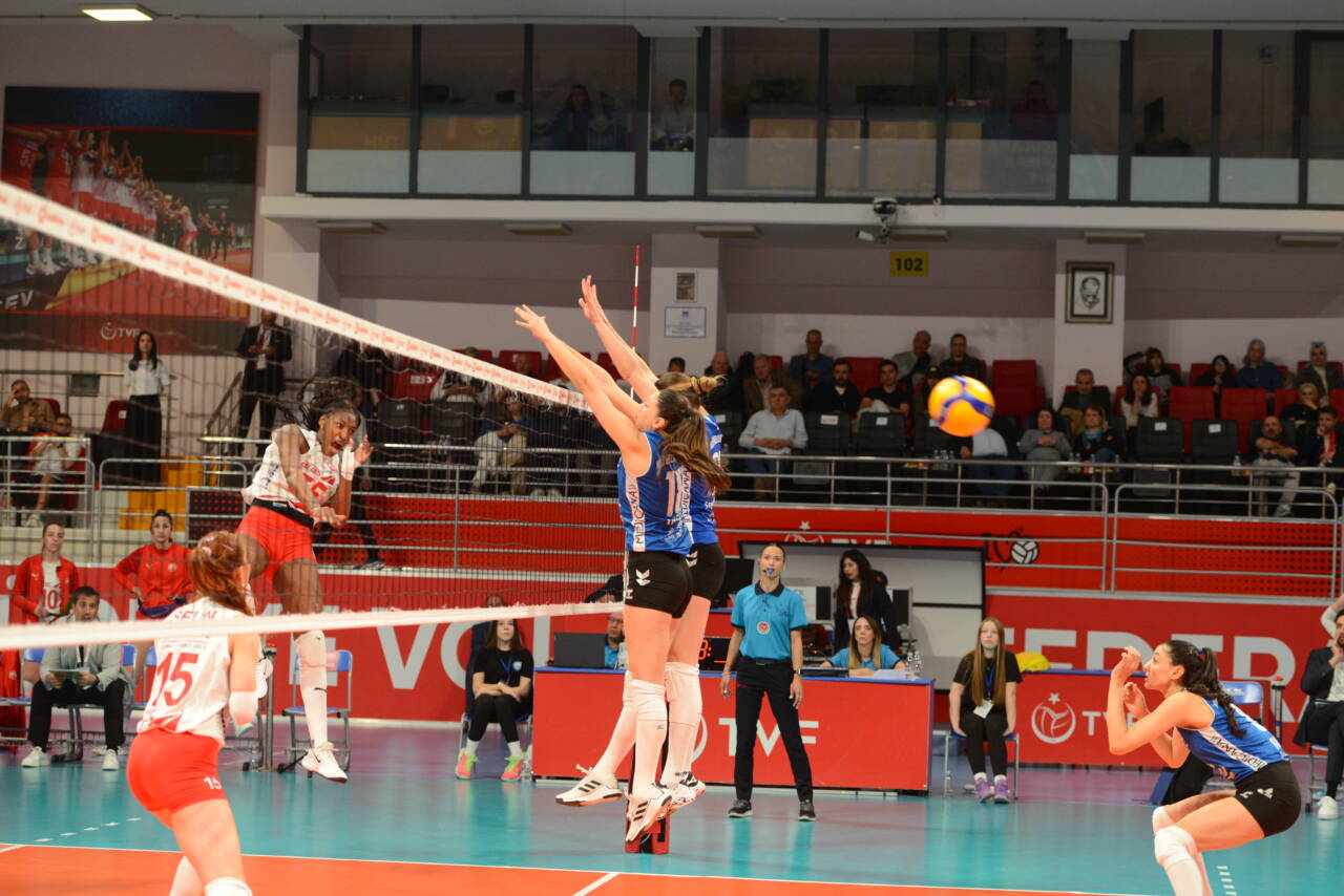 Vodafone Sultanlar Ligi play-off 5-8 etabı son maçında Nilüfer