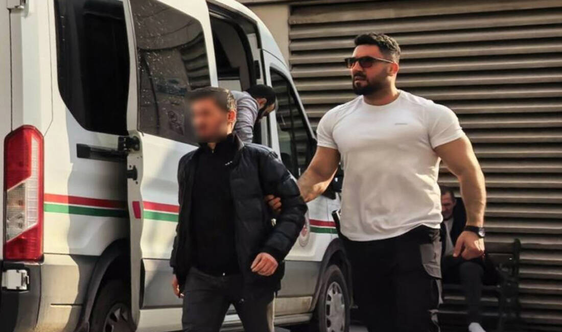 Bursa’da ‘zehir taciri’ polisten kaçamadı! Bursa’nın İnegöl ilçesinde Narkotik Büro Amirliği ekiplerinin gerçekleştirdiği operasyonda uyuşturucu