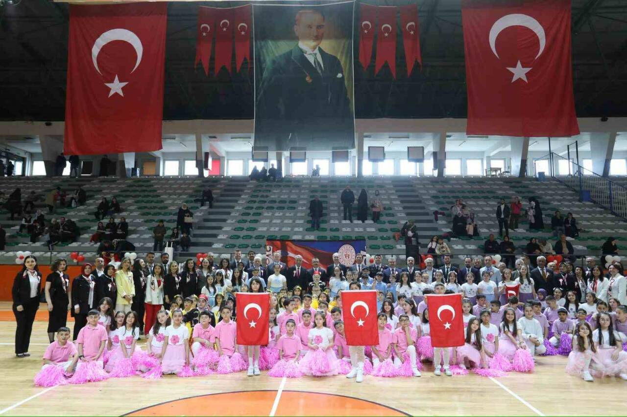 Bursa İnegöl’de 23 Nisan coşkuyla kutlandı 5 bursa inegolde 23 nisan coskuyla kutlandi 1f79c5ae040c