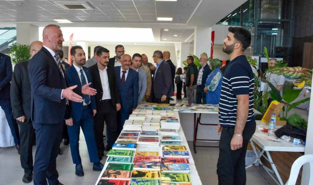 Karacabey Belediyesi’nin ev sahipliğinde düzenlenen 2. Karacabey Kitap Günleri, 23