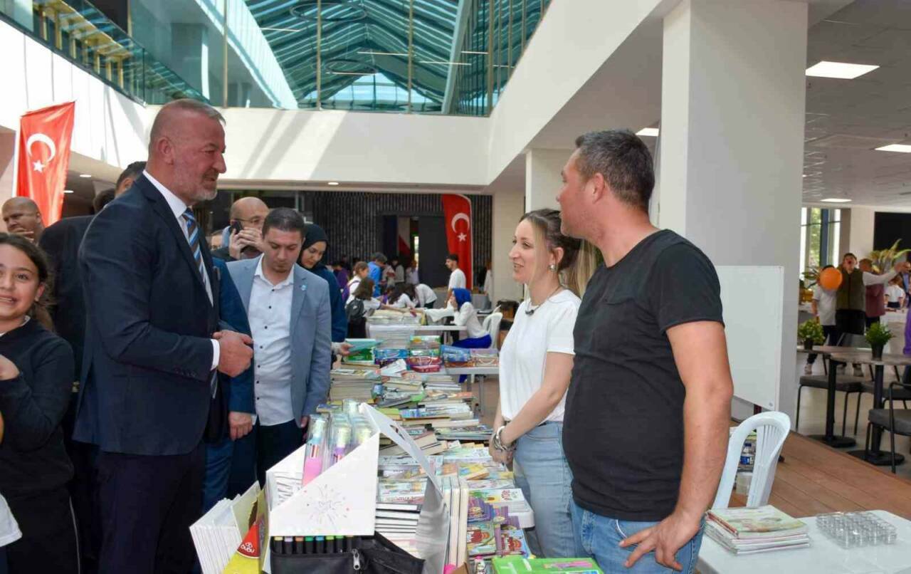 bursa karacabeyde kitap gunleri basliyor 5f1df4ed10b3
