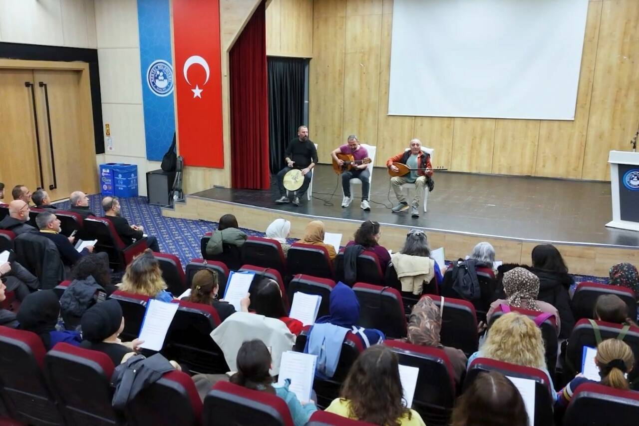 Bursa Kestel’de halk müziği keyfi 3 bursa kestelde halk muzigi ziyafeti 166848174681