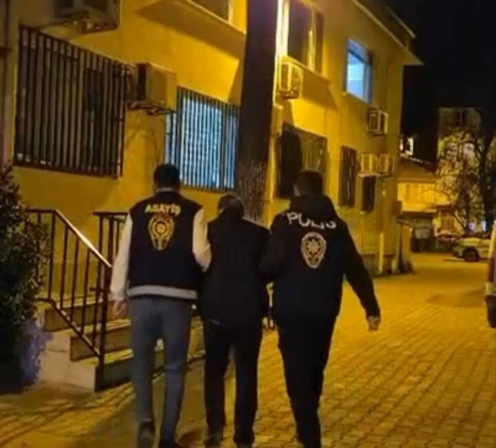 Bursa’da 12 yıl 6 ay hapis cezalı firari o ilçede yakalandı Bursa’da hakkında "uyuşturucu veya uyarıcı madde ticareti yapma veya sağlama"