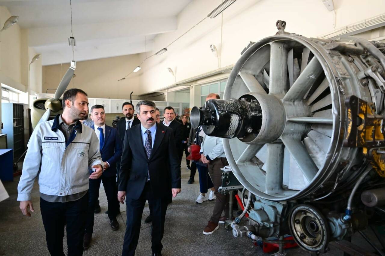 bursada baskan yilmazdan genclere altin tavsiyeler 404dff82e187