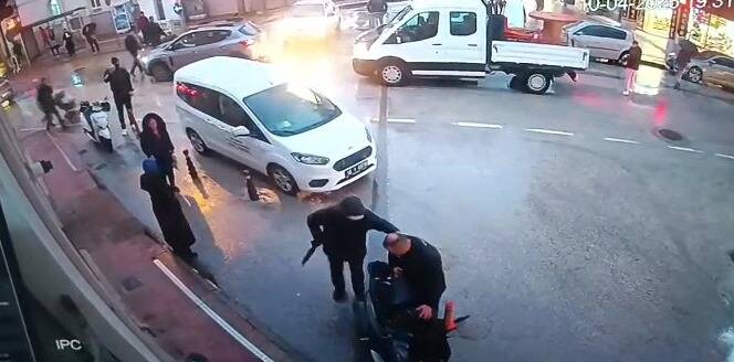 Bursa'da bıçakla saldırı girişimi! 3 bursada bicakla saldiri girisimi 888dc8af7a28