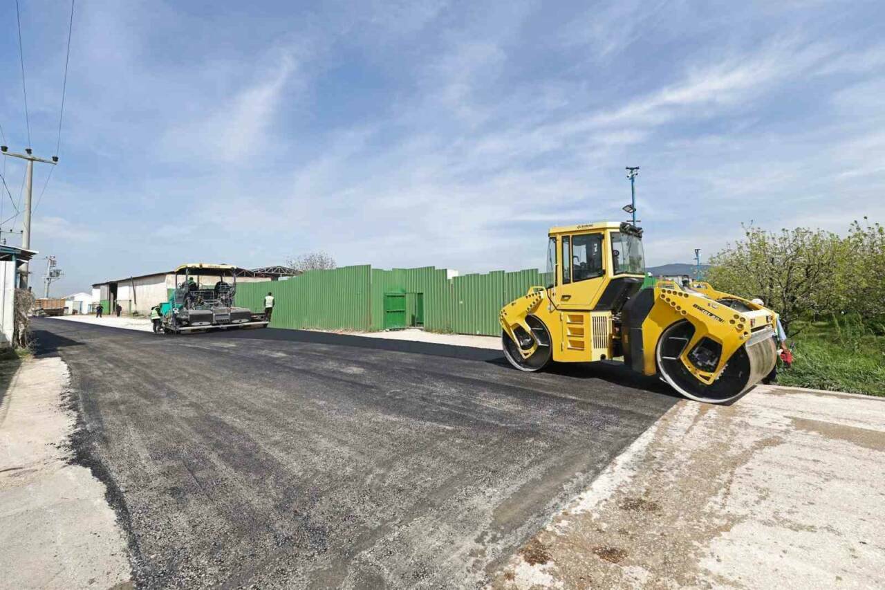 Bursa'da bu yollar yenileniyor 5 bursada bu yollar yenileniyor 17c70a809bff