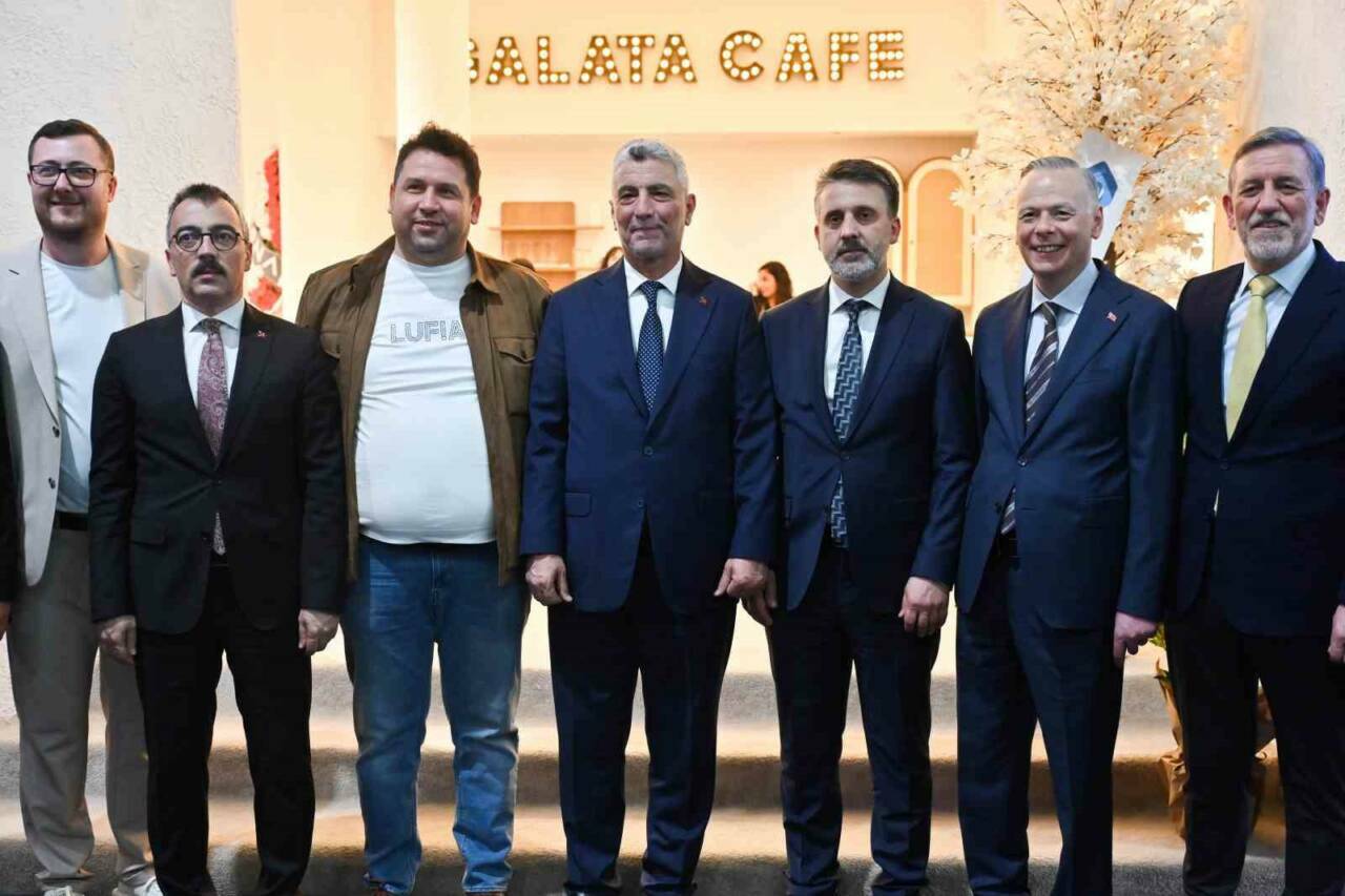 Bursa'da dev fuar kapılarını açtı! Şahin Biba’dan İnegöl mobilyasına tam destek 2 bursada dev fuar kapilarini acti b264c08e5e46