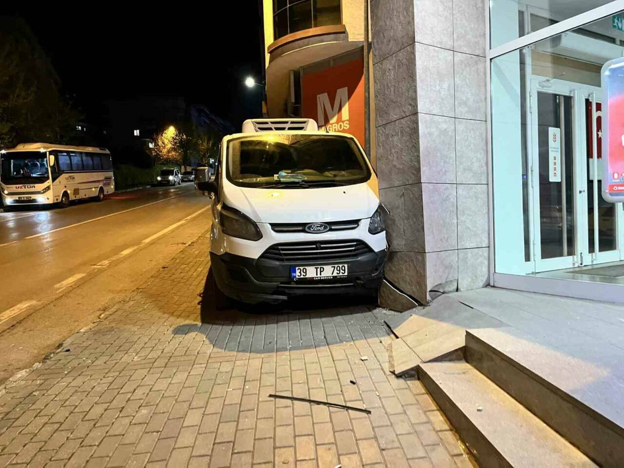 bursada el freni bosalan minibus duvara carpti 7f52fd0c8e01
