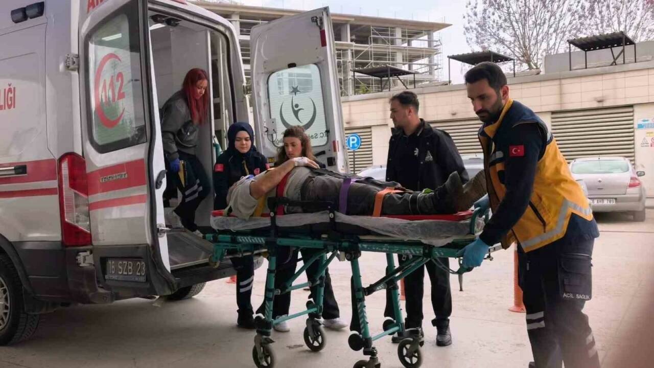 Bursa'da feci iş kazası! Çöken çatıdan düştü... 5 bursada feci is kazasi coken catidan dustu 8cd1a9bbdc78