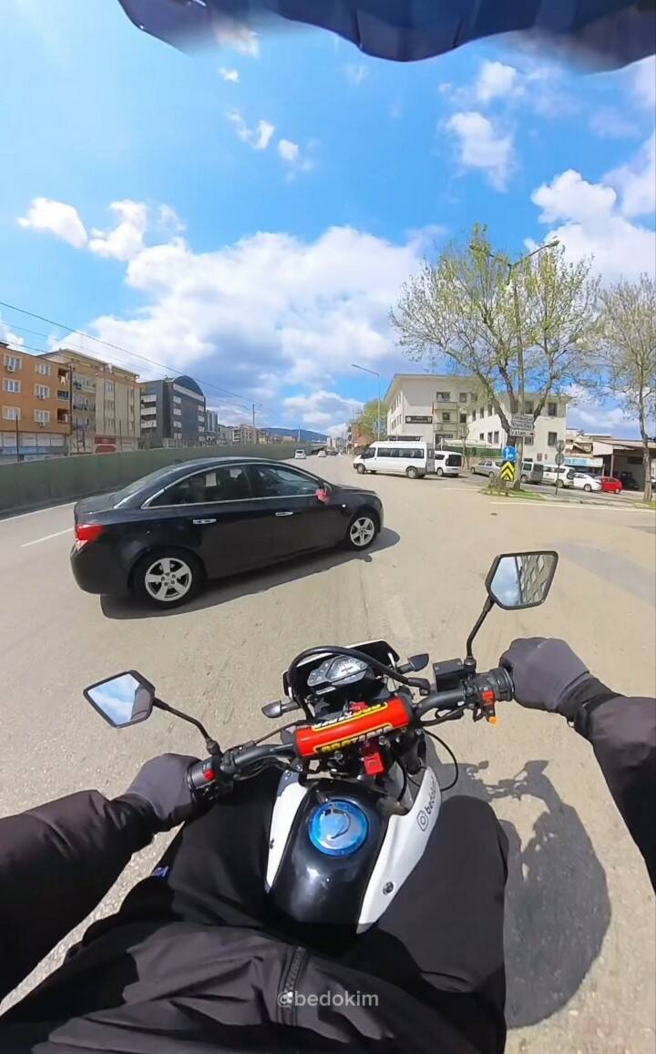 bursada feci kaza o anlar kamerada 0de6b94cf369