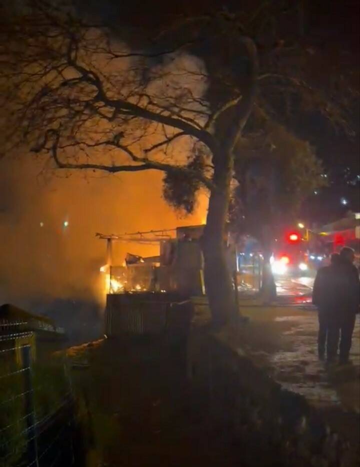 bursada gece yarisi yangin panigi 0a9512f0649e