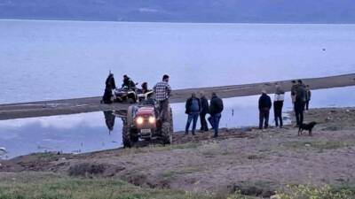 Bursa’nın İznik ilçesine bağlı Boyalıca Mahallesi sahilinde ATV ile gezintiye