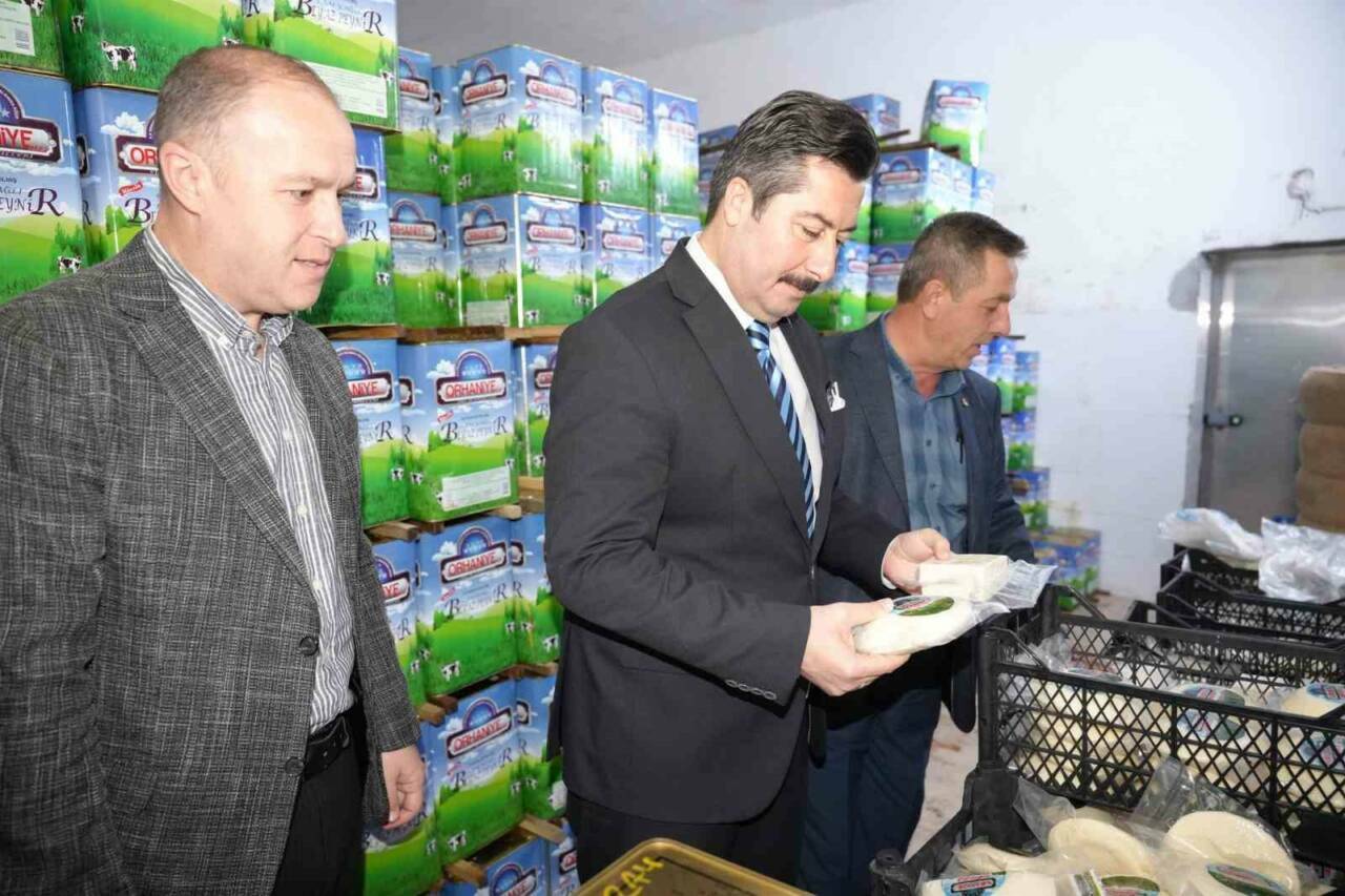 Bursa'da her gün tonlarca sütten çeşit çeşit peynir üretiyorlar 3 bursada her gun tonlarca sutten cesit cesit peynir uretiyorlar e50cfe76b0c2