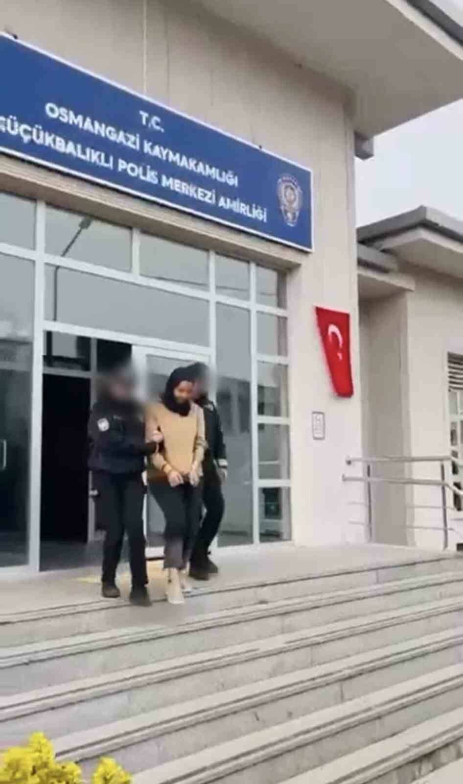 bursada her yerde araniyorlardi ikisi de yakalandi d95cef804638