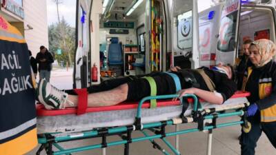 Bursa’nın İnegöl ilçesinde iki otomobilin karıştığı kazada 2 kişi yaralandı.