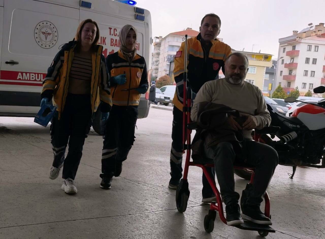 Bursa'da otomobiller çarpıştı 1 bursada iki otomobilin karistigi kazada suruculer yaralandi 74d11c2c6a21