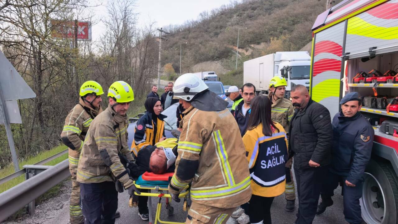 Bursa'da korkunç kaza! Direksiyon başında nöbet geçirdi 4 bursada korkunc kaza direksiyon basinda nobet gecirdi c4748cc630e0