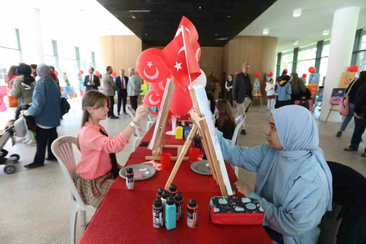 bursada minik sanatcilar sergisi acildi 1860150e7e2e