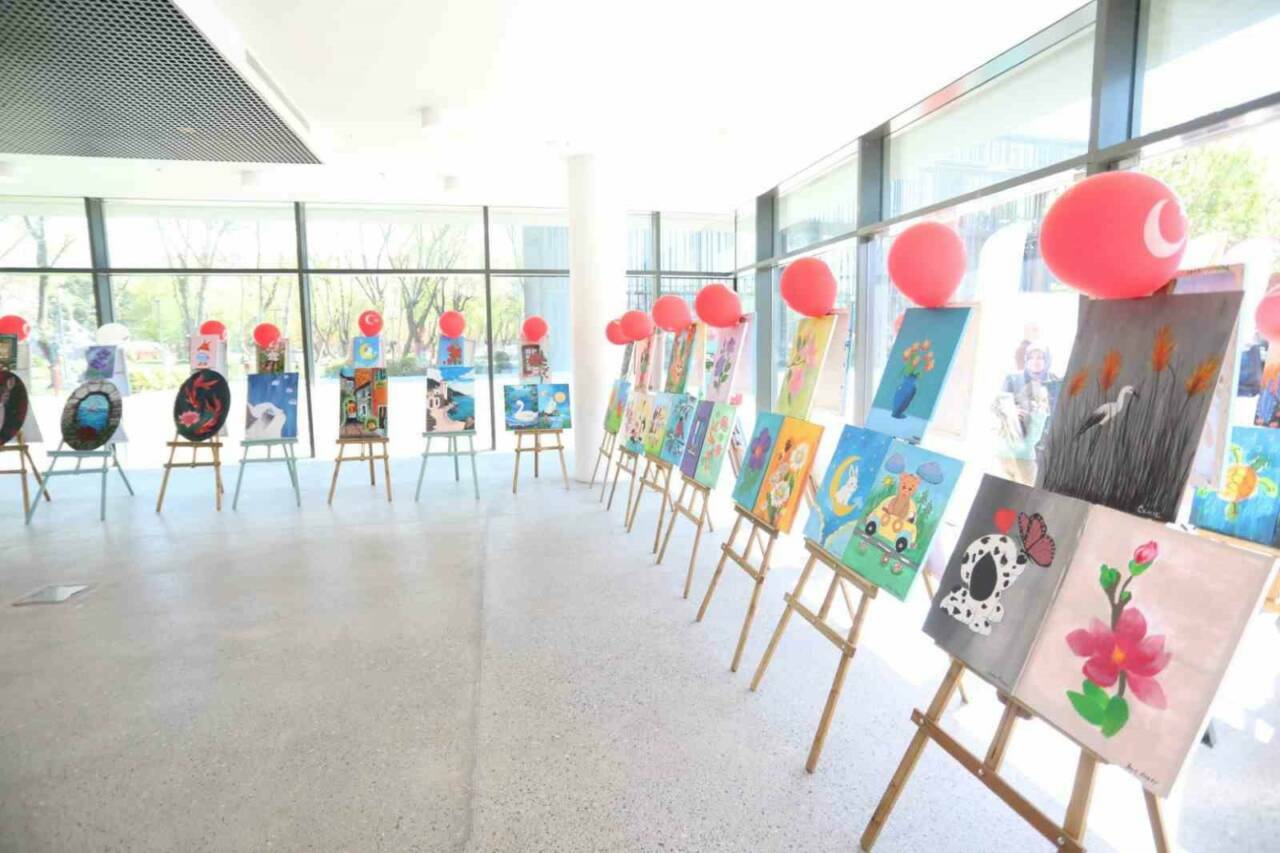 bursada minik sanatcilar sergisi acildi 5d652c336bf6