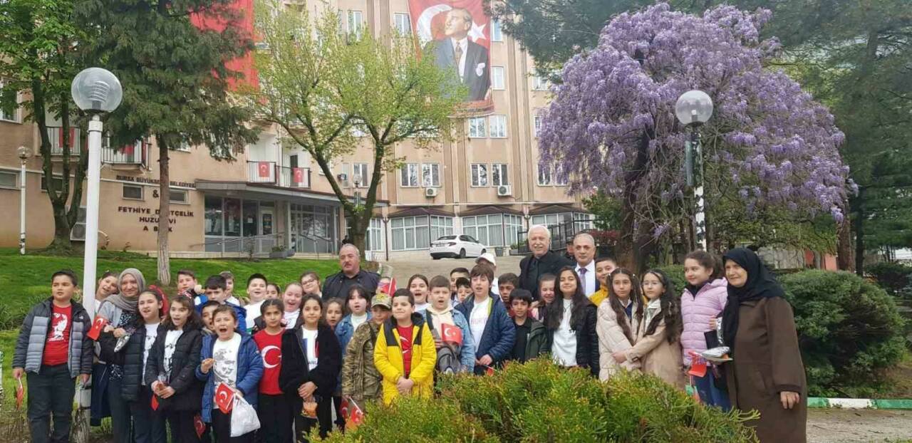 bursada miniklerden yurek isitan 23 nisan kutlamasi f2cda7d0cbf2